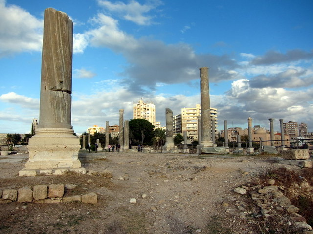 columns and Tyre